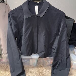 ALO Yoga take me out Black Cropped button up